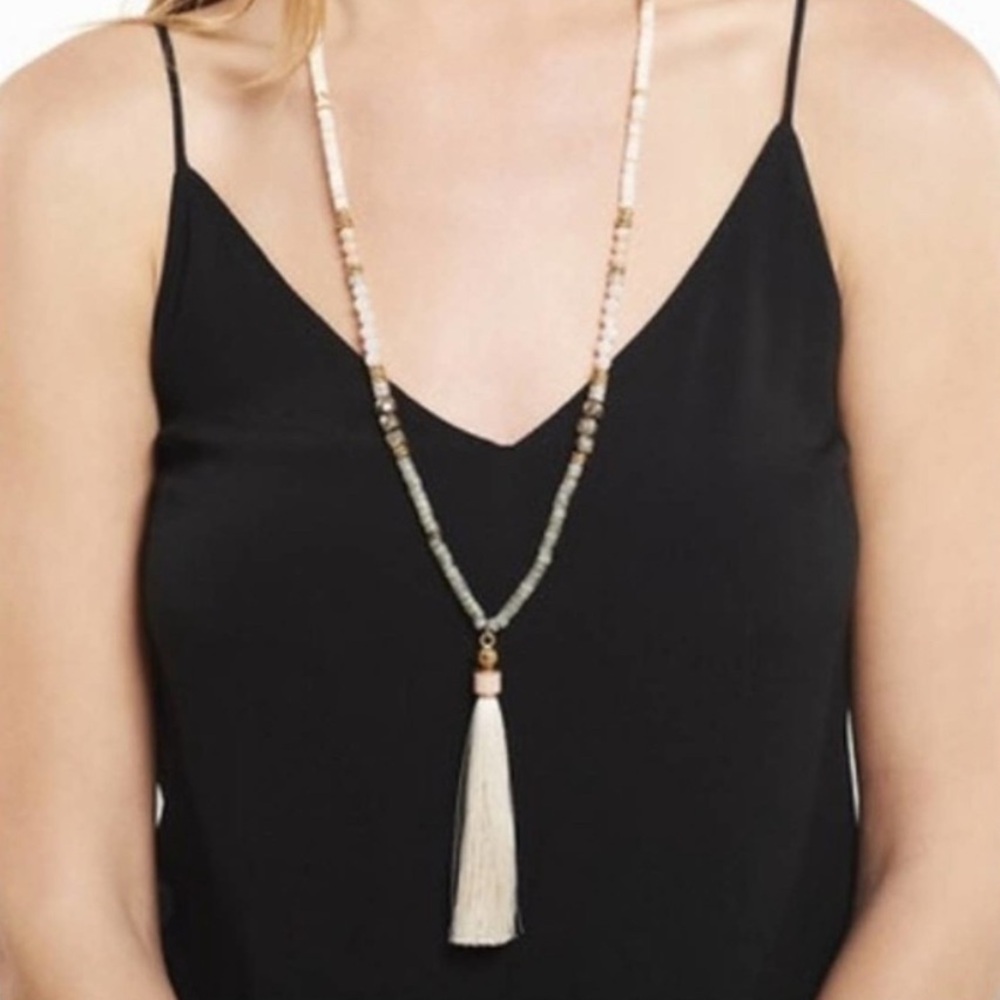 STELLA AND DOT | Tassel necklace | EUC